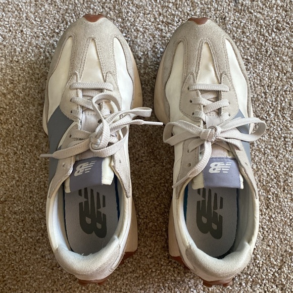New Balance 327 Sneakers W9.5/M8 in Moonbeam & Grey - Picture 2 of 16